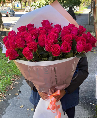45 Малиновых роз